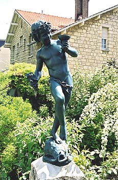 Statue de Bacchus à Rilly la montage